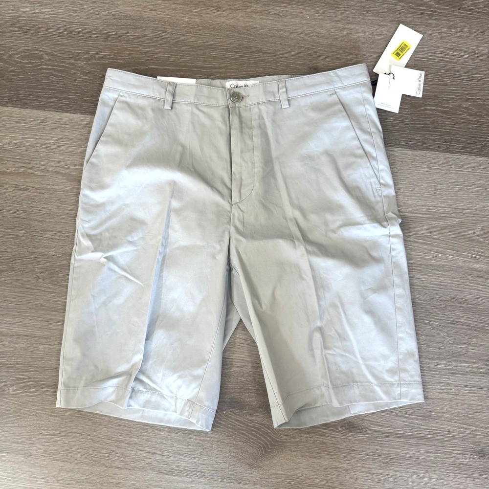 NWT Calvin‎ Klein Grey 10" Flat Front Dressy Shorts Men's Size 32